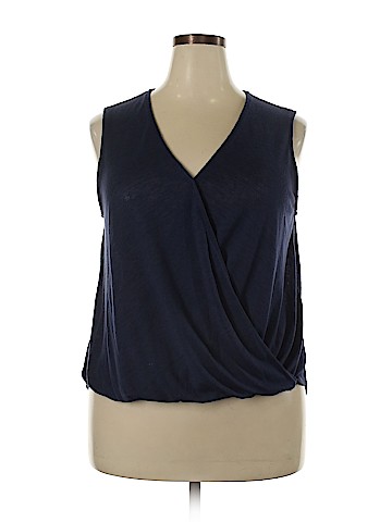 Universal Thread Sleeveless Top (view 1)