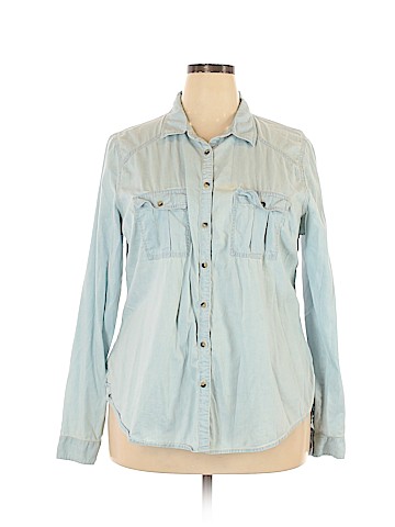 Maurices Long Sleeve Button-Down Shirt (view 1)