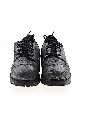 Design Lab Lord & Taylor Flats (view 2)