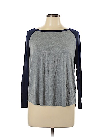 American Eagle Outfitters Long Sleeve T-Shirt (view 1)