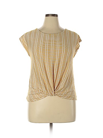 W5 Short Sleeve Top (view 1)