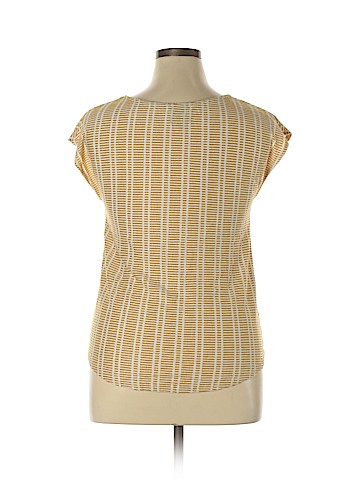 W5 Short Sleeve Top (view 2)