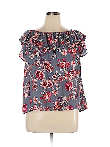 Xhilaration Short Sleeve Blouse (view 1)