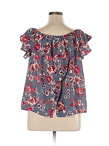 Xhilaration Short Sleeve Blouse (view 2)