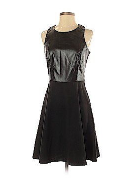 Laundry by Shelli Segal Size 4