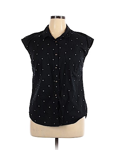 Merona Short Sleeve Button-Down Shirt (view 1)