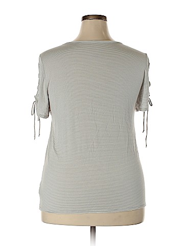 American Eagle Outfitters Short Sleeve Top (view 2)