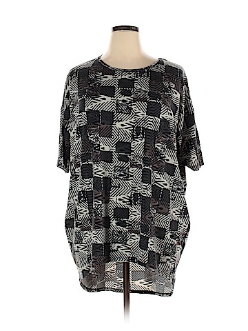 Lularoe Short Sleeve T-Shirt (view 1)