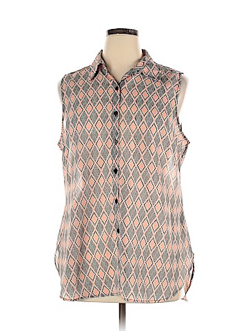 Attention Sleeveless Blouse (view 1)