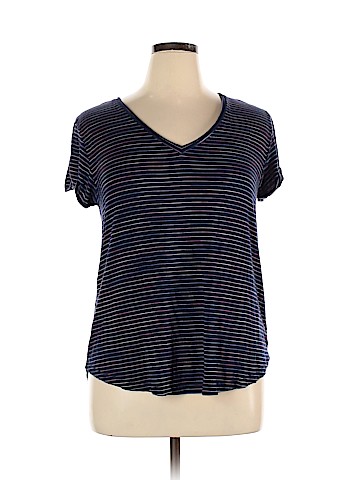 American Eagle Outfitters Short Sleeve T-Shirt (view 1)