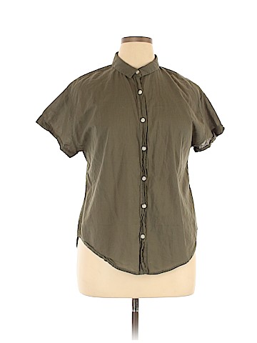 Universal Thread Short Sleeve Button-Down Shirt (view 1)