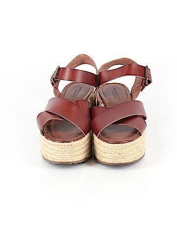 American Eagle Outfitters Sandals (view 2)