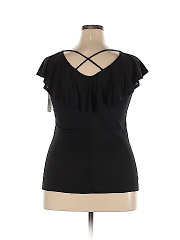 No Boundaries Short Sleeve Top (view 2)