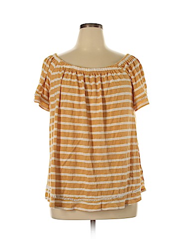 Maurices Short Sleeve Top (view 1)