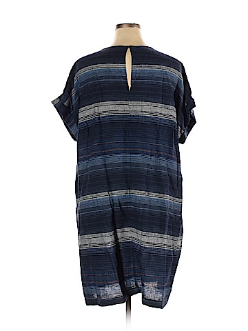 Old Navy Casual Dress (view 2)