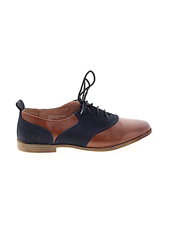 Restricted Shoes Flats (view 1)