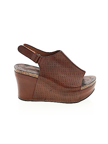 Pierre Dumas Wedges (view 1)