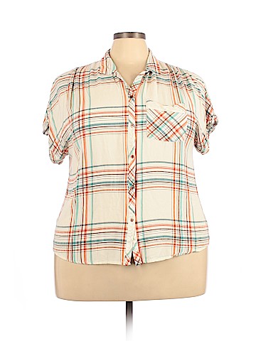 Cato Short Sleeve Button-Down Shirt (view 1)