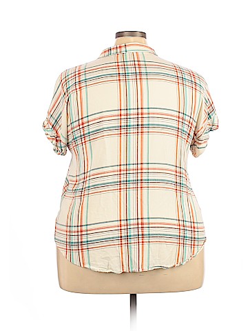 Cato Short Sleeve Button-Down Shirt (view 2)