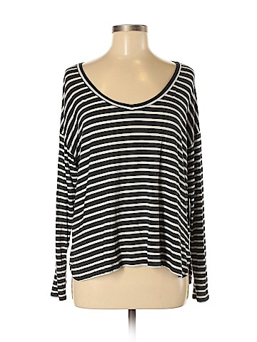 American Eagle Outfitters Long Sleeve T-Shirt (view 1)