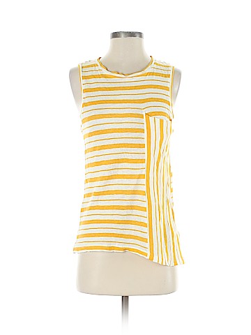 a loves a Sleeveless Top (view 1)