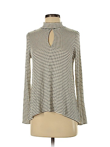 American Eagle Outfitters Long Sleeve Top (view 1)