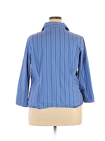 Croft & Barrow Plus 3/4 Sleeve Button-Down Shirt (view 2)