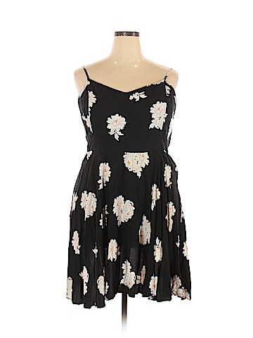 Old Navy Casual Dress (view 1)