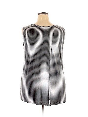 Old Navy Sleeveless T-Shirt (view 2)