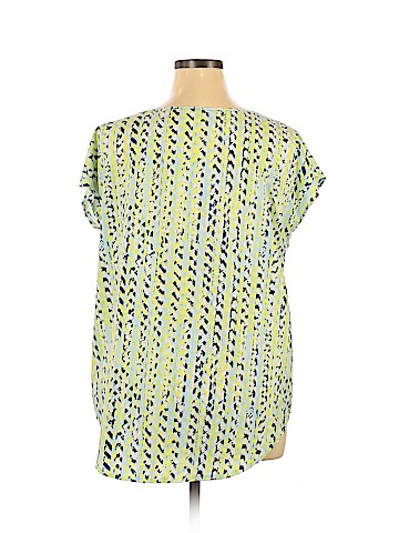 Ava & Viv Short Sleeve Blouse (view 2)