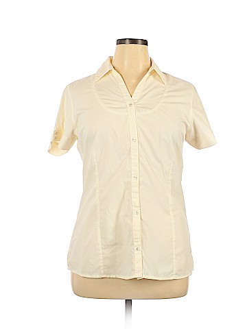 Merrell Short Sleeve Button-Down Shirt (view 1)