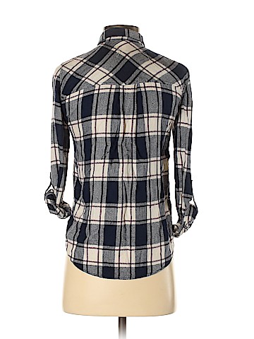 Romeo & Juliet Couture Long Sleeve Button-Down Shirt (view 2)