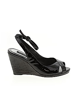 White House Black Market Size 7 1/2