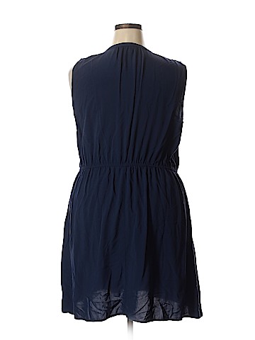 Old Navy Casual Dress (view 2)