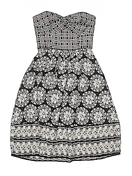 White House Black Market Size 00