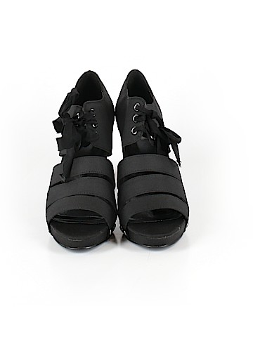 Cooperative Heels (view 2)