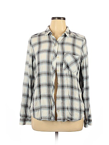 Universal Thread Long Sleeve Button-Down Shirt (view 1)