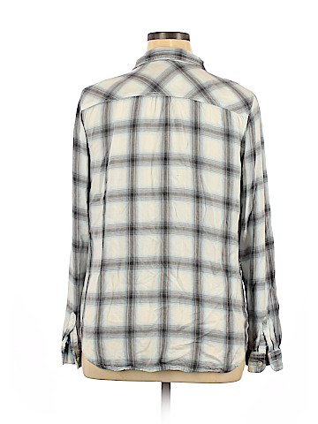 Universal Thread Long Sleeve Button-Down Shirt (view 2)
