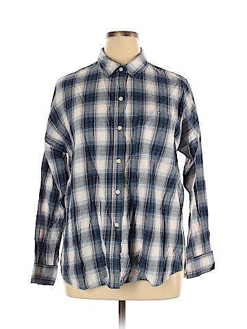 Old Navy Long Sleeve Button-Down Shirt (view 1)