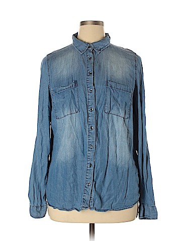 Maurices Long Sleeve Button-Down Shirt (view 1)