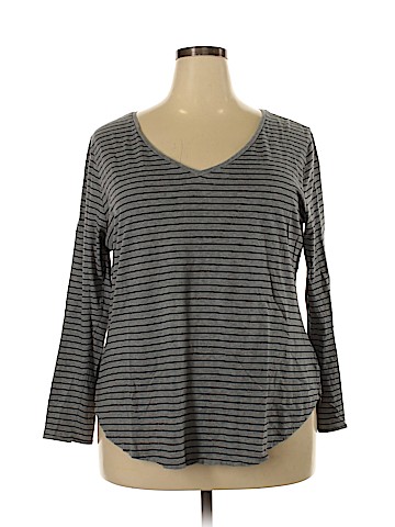 Old Navy Long Sleeve T-Shirt (view 1)