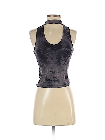 American Eagle Outfitters Sleeveless T-Shirt (view 1)