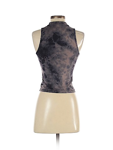 American Eagle Outfitters Sleeveless T-Shirt (view 2)