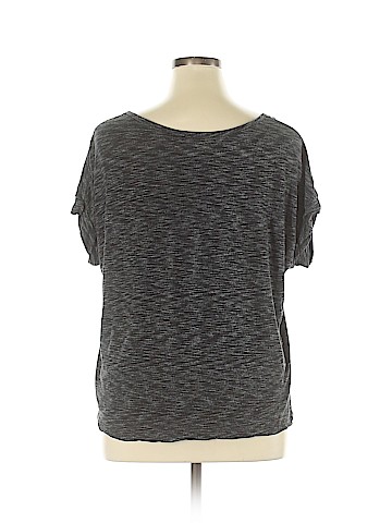 Old Navy Short Sleeve T-Shirt (view 2)