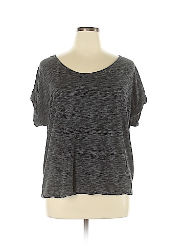 Old Navy Short Sleeve T-Shirt (view 1)