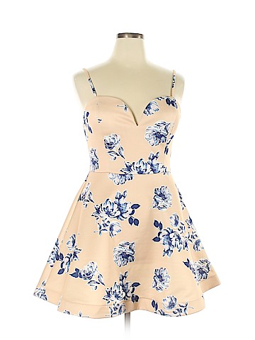 Charlotte Russe Casual Dress (view 1)