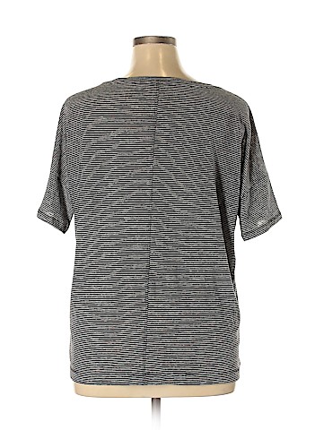 Old Navy Short Sleeve T-Shirt (view 2)