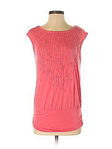 Jennifer Lopez Sleeveless Top (view 1)