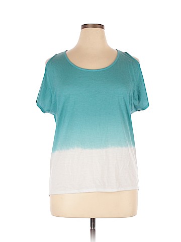 Maurices Sleeveless T-Shirt (view 1)