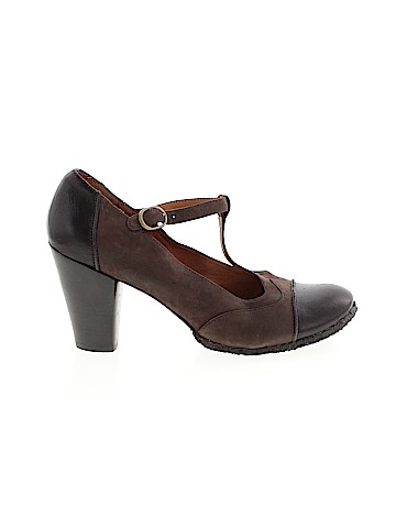 One of 2 Heels (view 1)